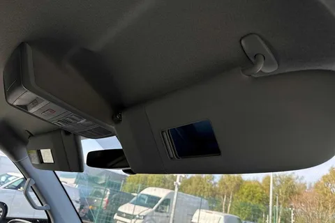 DE74WXT Volkswagen Transporter 2.0 TDI 110 Highline Van Thumbnail #35