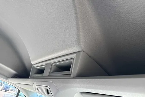 MJ74XXU Volkswagen Crafter 2.0 TDI 140PS Commerce High Roof Van Thumbnail #41