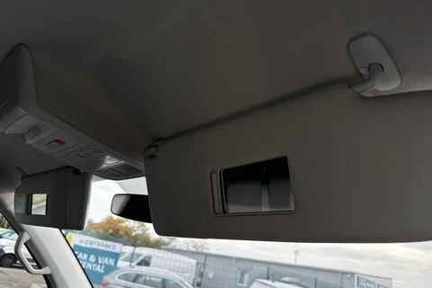 DE74WPP Volkswagen Transporter 2.0 TDI 110 Highline Van Thumbnail #35