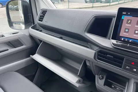 DF75ULV Volkswagen Crafter (Nf) CR35 Panel van Commerce MWB 140 PS 2.0 TDI 6sp Manual FWD Thumbnail #45