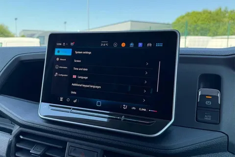 MJ74XXU Volkswagen Crafter 2.0 TDI 140PS Commerce High Roof Van Thumbnail #53