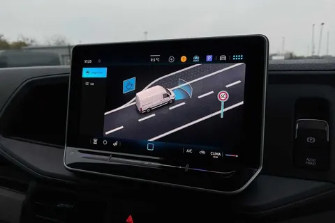 DF75ULV Volkswagen Crafter (Nf) CR35 Panel van Commerce MWB 140 PS 2.0 TDI 6sp Manual FWD Thumbnail #53