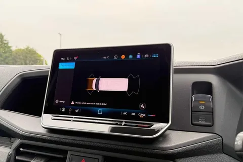 DF75UEK Volkswagen Crafter (Nf) CR35 Commerce MWB 140 PS FWD - Digital Dash/Business Pack/Camera Thumbnail #54