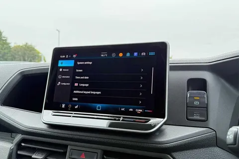 DF75UEK Volkswagen Crafter (Nf) CR35 Commerce MWB 140 PS FWD - Digital Dash/Business Pack/Camera Thumbnail #57