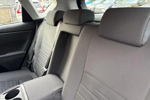 LG67MFF Toyota Auris 1.8 Hybrid Icon TSS 5dr CVT Thumbnail #13