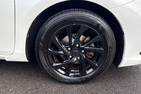 LG67MFF Toyota Auris 1.8 Hybrid Icon TSS 5dr CVT Thumbnail #21