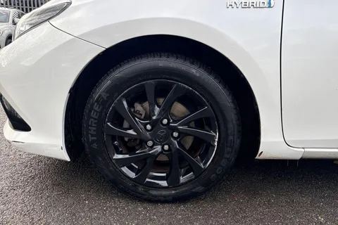 LG67MFF Toyota Auris 1.8 Hybrid Icon TSS 5dr CVT Thumbnail #22