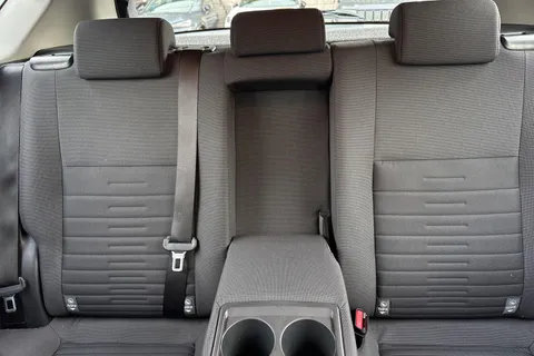 LG67MFF Toyota Auris 1.8 Hybrid Icon TSS 5dr CVT Thumbnail #40