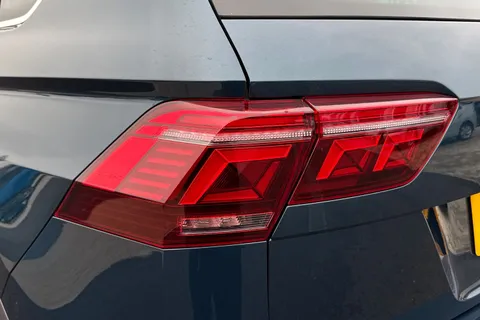 MJ23EDC Volkswagen Tiguan 1.4 TSI eHybrid Elegance 5dr DSG Thumbnail #7