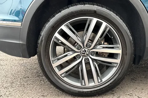 MJ23EDC Volkswagen Tiguan 1.4 TSI eHybrid Elegance 5dr DSG Thumbnail #9