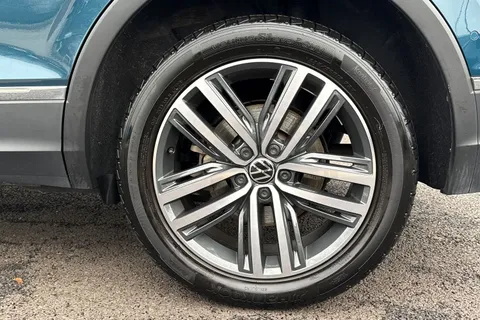 MJ23EDC Volkswagen Tiguan 1.4 TSI eHybrid Elegance 5dr DSG Thumbnail #12