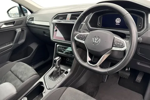 MJ23EDC Volkswagen Tiguan 1.4 TSI eHybrid Elegance 5dr DSG Thumbnail #13