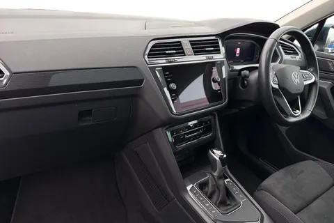 MJ23EDC Volkswagen Tiguan 1.4 TSI eHybrid Elegance 5dr DSG Thumbnail #14