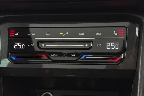 MJ23EDC Volkswagen Tiguan 1.4 TSI eHybrid Elegance 5dr DSG Thumbnail #21