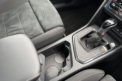 MJ23EDC Volkswagen Tiguan 1.4 TSI eHybrid Elegance 5dr DSG Thumbnail #22