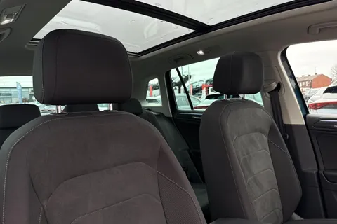 MJ23EDC Volkswagen Tiguan 1.4 TSI eHybrid Elegance 5dr DSG Thumbnail #23