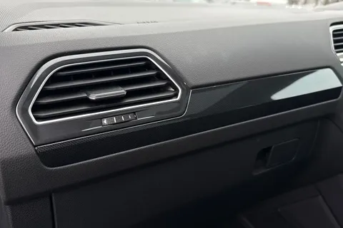 MJ23EDC Volkswagen Tiguan 1.4 TSI eHybrid Elegance 5dr DSG Thumbnail #32