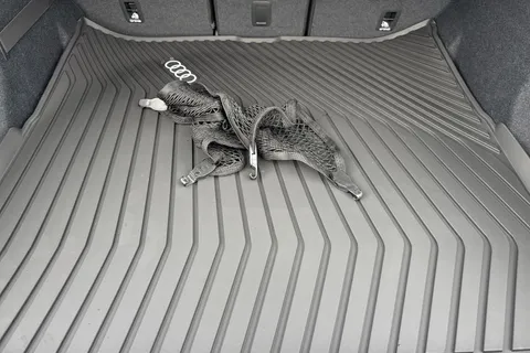 DF75KKL Audi Q5 2.0 TDI Edition 1 Sportback S Tronic quattro Euro 6 (s/s) 5dr Thumbnail #6