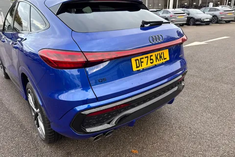 DF75KKL Audi Q5 2.0 TDI Edition 1 Sportback S Tronic quattro Euro 6 (s/s) 5dr Thumbnail #7