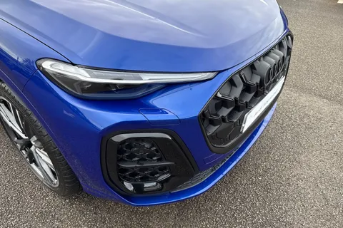 DF75KKL Audi Q5 2.0 TDI Edition 1 Sportback S Tronic quattro Euro 6 (s/s) 5dr Thumbnail #8