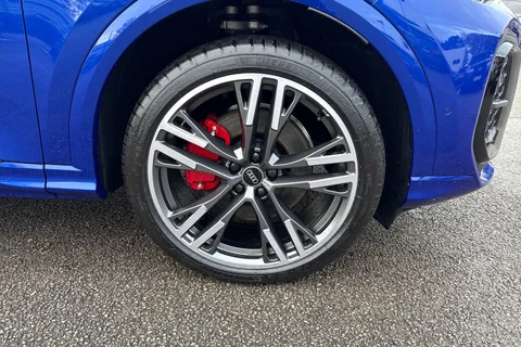 DF75KKL Audi Q5 2.0 TDI Edition 1 Sportback S Tronic quattro Euro 6 (s/s) 5dr Thumbnail #9