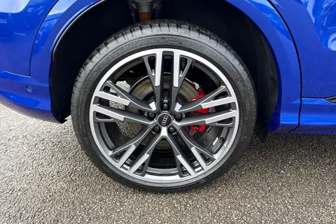 DF75KKL Audi Q5 2.0 TDI Edition 1 Sportback S Tronic quattro Euro 6 (s/s) 5dr Thumbnail #10