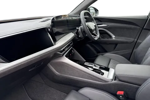 DF75KKL Audi Q5 2.0 TDI Edition 1 Sportback S Tronic quattro Euro 6 (s/s) 5dr Thumbnail #14