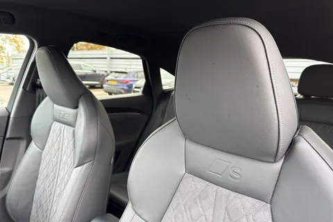 DF75KKL Audi Q5 2.0 TDI Edition 1 Sportback S Tronic quattro Euro 6 (s/s) 5dr Thumbnail #23