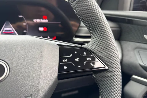 DF75KKL Audi Q5 2.0 TDI Edition 1 Sportback S Tronic quattro Euro 6 (s/s) 5dr Thumbnail #25