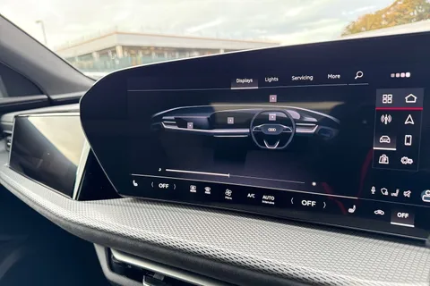 DF75KKL Audi Q5 2.0 TDI Edition 1 Sportback S Tronic quattro Euro 6 (s/s) 5dr Thumbnail #39