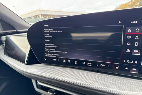 DF75KKL Audi Q5 2.0 TDI Edition 1 Sportback S Tronic quattro Euro 6 (s/s) 5dr Thumbnail #40