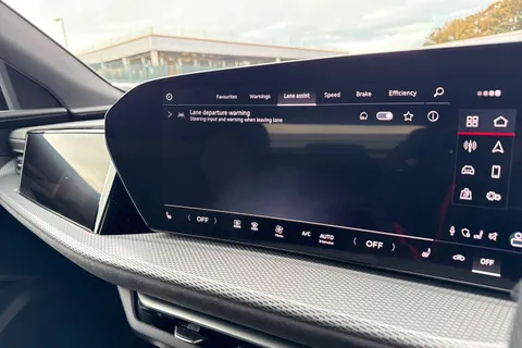 DF75KKL Audi Q5 2.0 TDI Edition 1 Sportback S Tronic quattro Euro 6 (s/s) 5dr Thumbnail #44