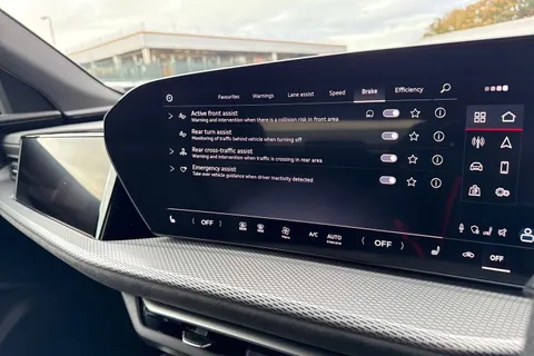 DF75KKL Audi Q5 2.0 TDI Edition 1 Sportback S Tronic quattro Euro 6 (s/s) 5dr Thumbnail #46