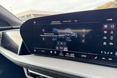 DF75KKL Audi Q5 2.0 TDI Edition 1 Sportback S Tronic quattro Euro 6 (s/s) 5dr Thumbnail #48