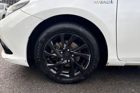 LG67MFF Toyota Auris 1.8 VVT-h Icon CVT Euro 6 (s/s) 5dr (Safety Sense) Thumbnail #23