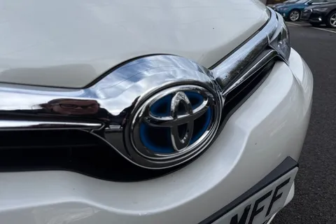 LG67MFF Toyota Auris 1.8 VVT-h Icon CVT Euro 6 (s/s) 5dr (Safety Sense) Thumbnail #26