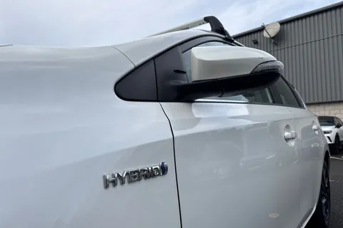 LG67MFF Toyota Auris 1.8 VVT-h Icon CVT Euro 6 (s/s) 5dr (Safety Sense) Thumbnail #27