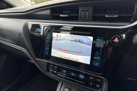 LG67MFF Toyota Auris 1.8 VVT-h Icon CVT Euro 6 (s/s) 5dr (Safety Sense) Thumbnail #33