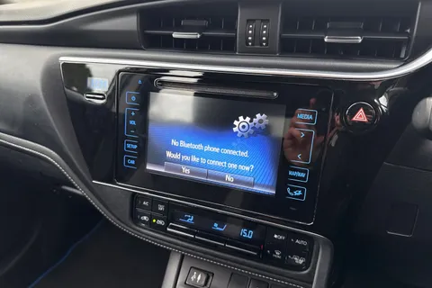 LG67MFF Toyota Auris 1.8 VVT-h Icon CVT Euro 6 (s/s) 5dr (Safety Sense) Thumbnail #37