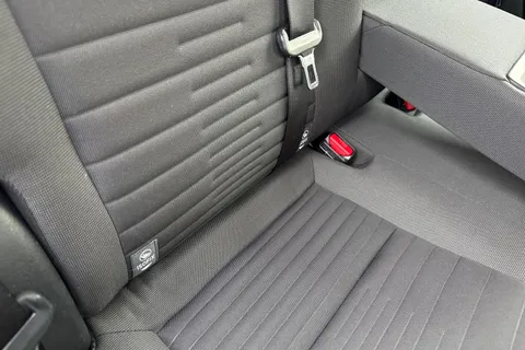 LG67MFF Toyota Auris 1.8 VVT-h Icon CVT Euro 6 (s/s) 5dr (Safety Sense) Thumbnail #39