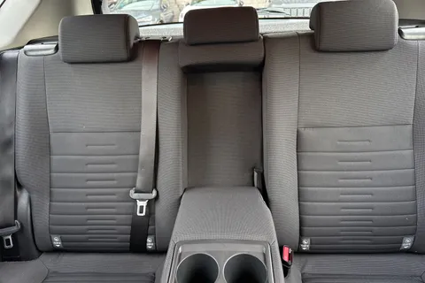 LG67MFF Toyota Auris 1.8 VVT-h Icon CVT Euro 6 (s/s) 5dr (Safety Sense) Thumbnail #41