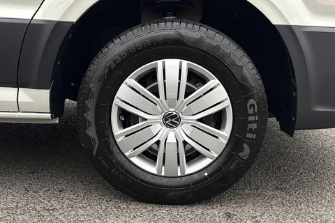 BT75EBM Volkswagen Crafter 2.0TDI 177PS CR35 MWB Commerce Plus Auto-Low Roof Thumbnail #5