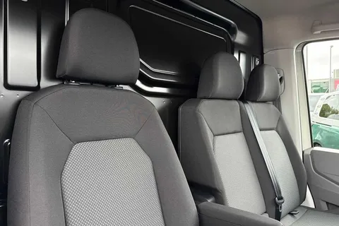 BT75EBM Volkswagen Crafter 2.0TDI 177PS CR35 MWB Commerce Plus Auto-Low Roof Thumbnail #20