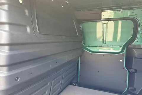 BT25CSU Volkswagen ID. Buzz 210kW Commerce Plus 79kWh Auto Thumbnail #59