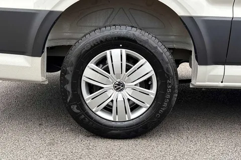 BT75EBM Volkswagen Crafter 2.0TDI 177PS CR35 MWB Commerce Plus Auto-Low Roof Thumbnail #23
