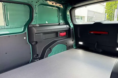 BT25CSU Volkswagen ID. Buzz 210kW Commerce Plus 79kWh Auto Thumbnail #60