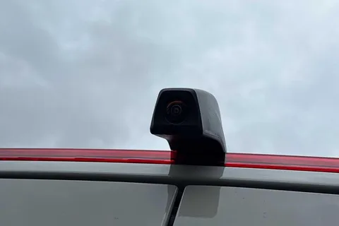 BT75EBM Volkswagen Crafter 2.0TDI 177PS CR35 MWB Commerce Plus Auto-Low Roof Thumbnail #32