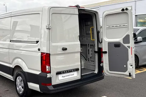 BT75EBM Volkswagen Crafter 2.0TDI 177PS CR35 MWB Commerce Plus Auto-Low Roof Thumbnail #36