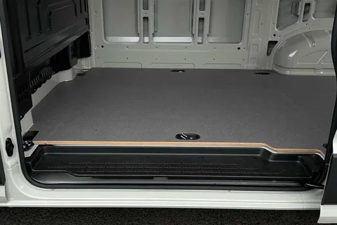 BT75EBM Volkswagen Crafter 2.0TDI 177PS CR35 MWB Commerce Plus Auto-Low Roof Thumbnail #46