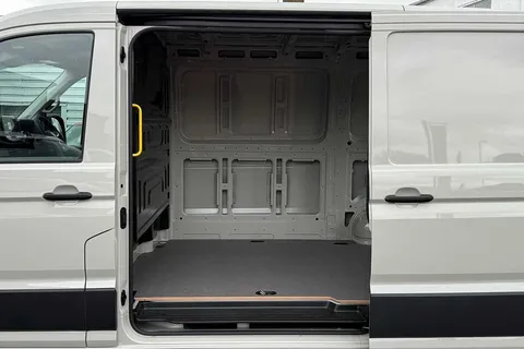 BT75EBM Volkswagen Crafter 2.0TDI 177PS CR35 MWB Commerce Plus Auto-Low Roof Thumbnail #47
